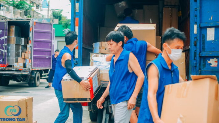 nhân công bốc xếp chuyển kho