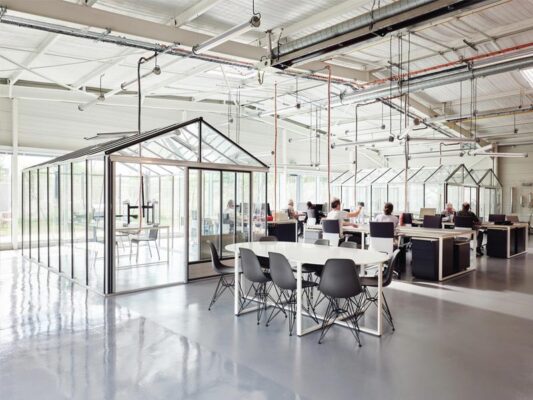 có nên thuê dịch vụ chuyển văn phòng