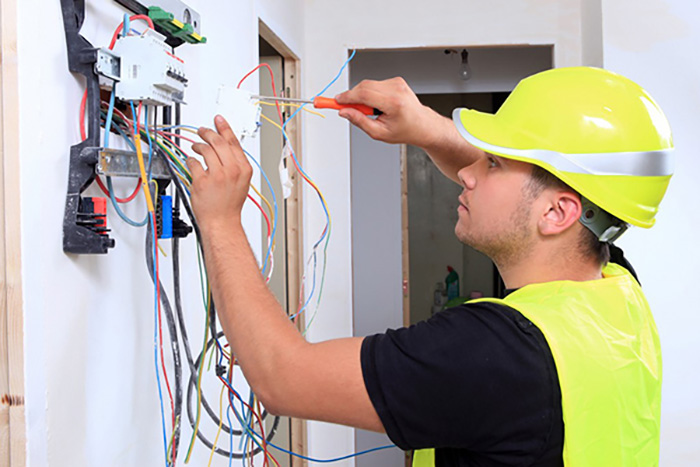 gọi thợ sửa điện chập cháy giá rẻ