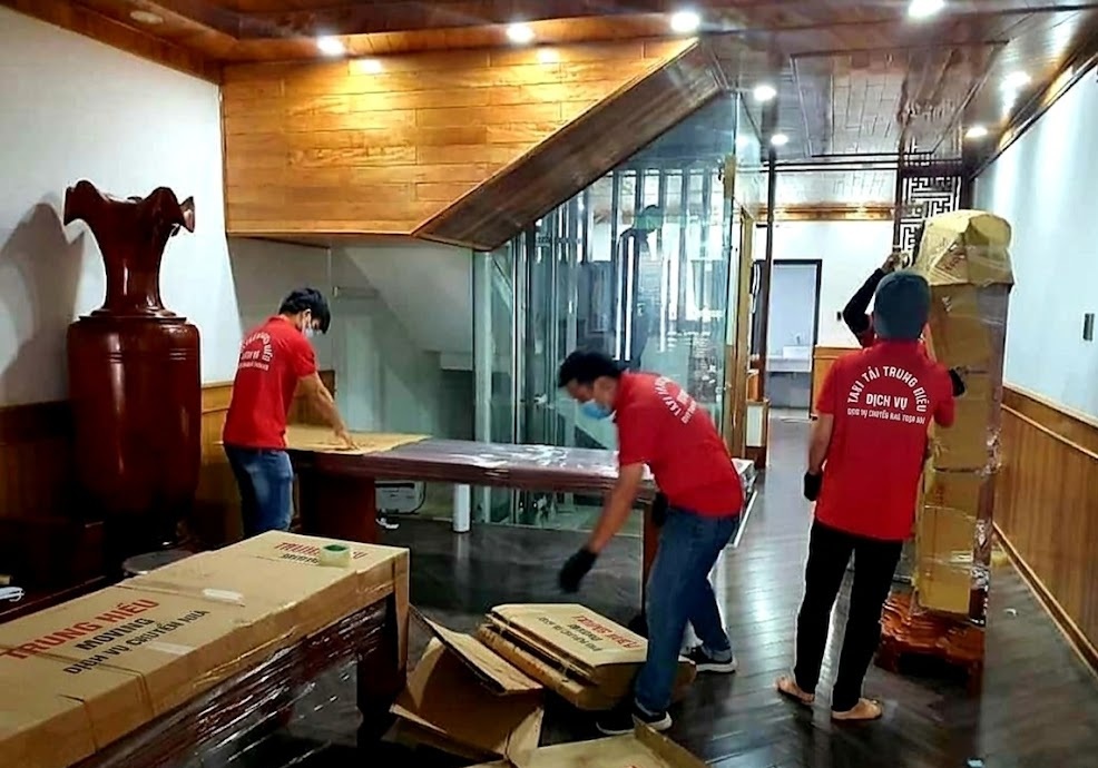 chuyển nhà trong hẻm nhỏ